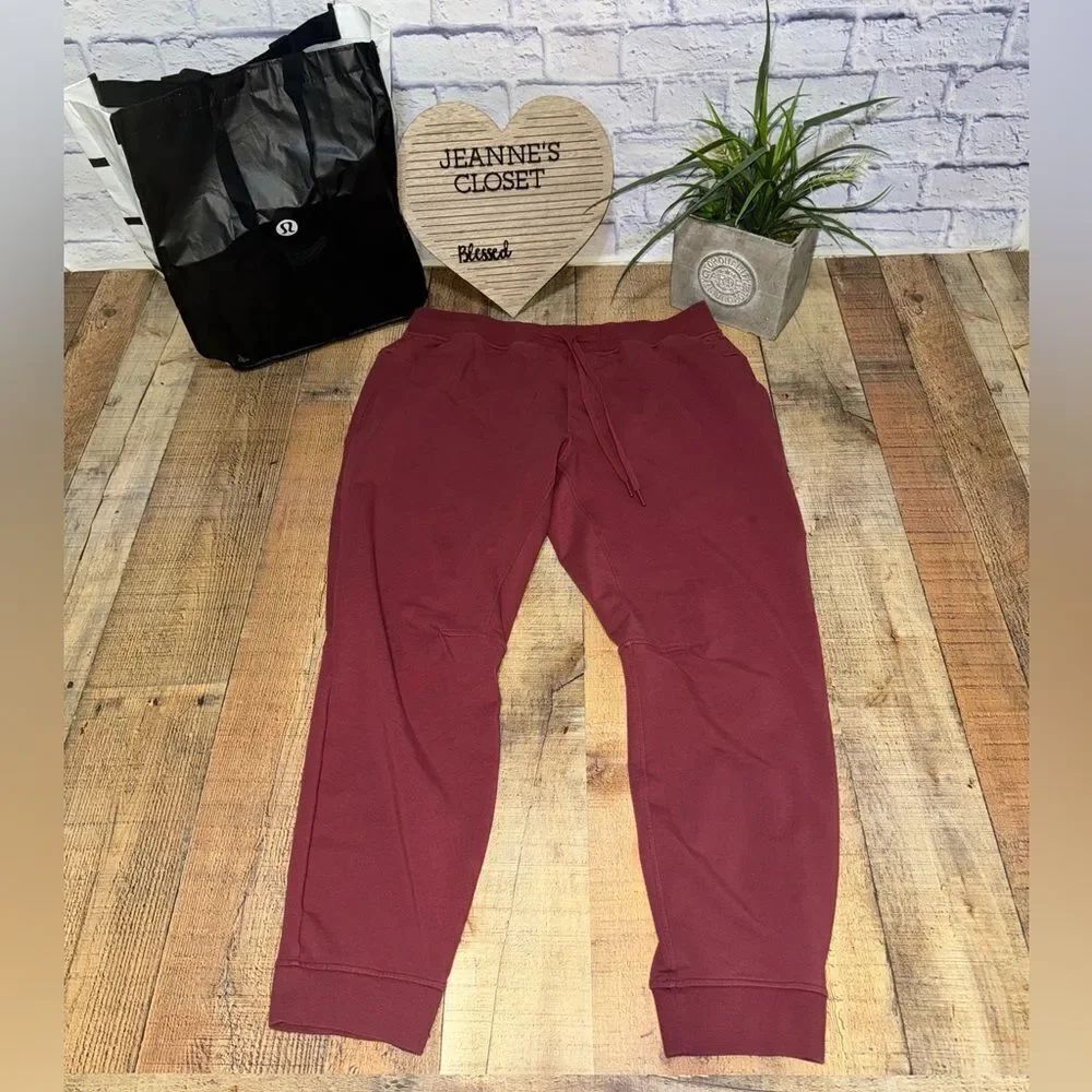 Lululemon City Sweat Jogger
Mulled Wine XXL men’s